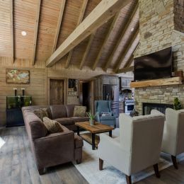 Log Home Open Floor Plan with Log Timber Roof System